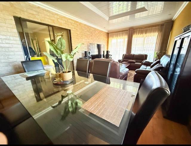 3 BEDROOM HOUSE FOR SALE IN VANDERBIJLPARK CE 3